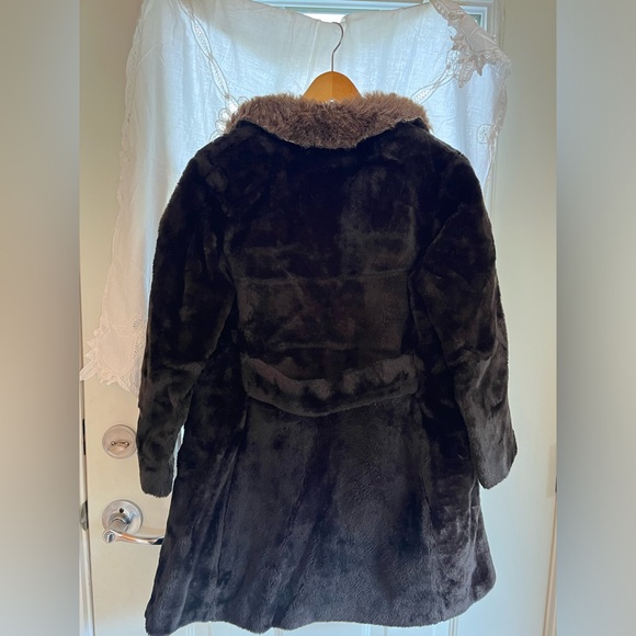 Cozy Vintage Winter Coat (made in Canada/ size medium) - Picture 2 of 2